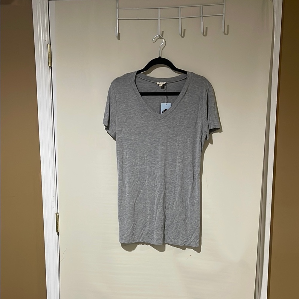NWT POL Women's Gray V Neck Tee - Size Large